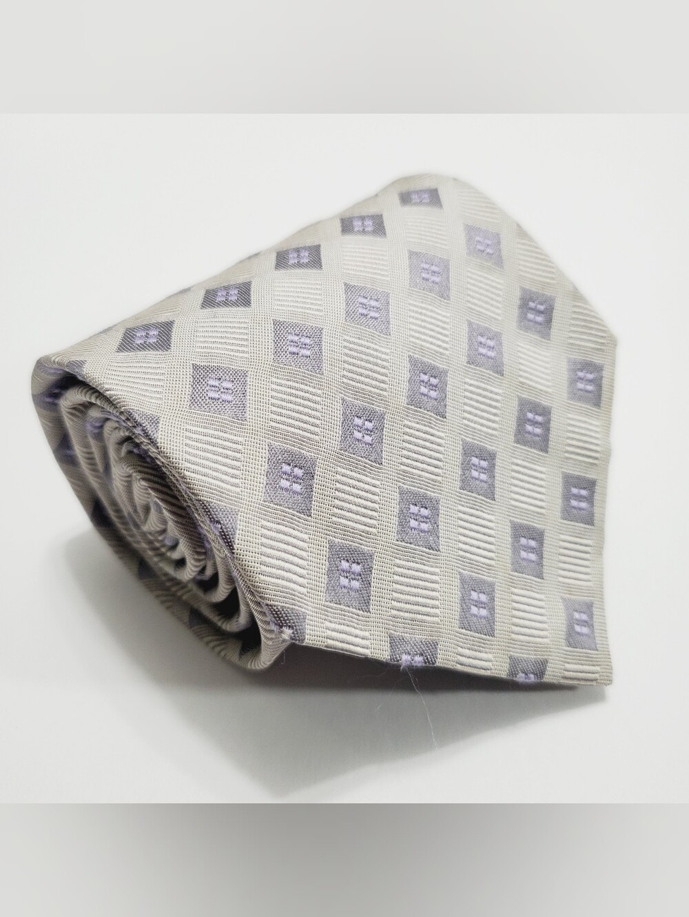 Club Room Men's Italian Silk Neck Tie Silver Geometric Pattern Jacquard Fabric